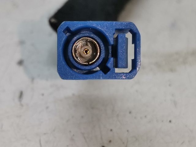 bontott RENAULT CLIO IV GPS Antenna