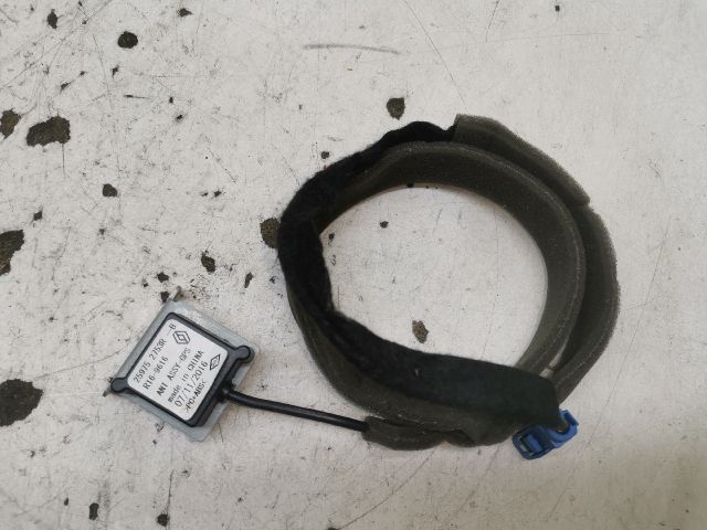 bontott RENAULT CLIO IV GPS Antenna