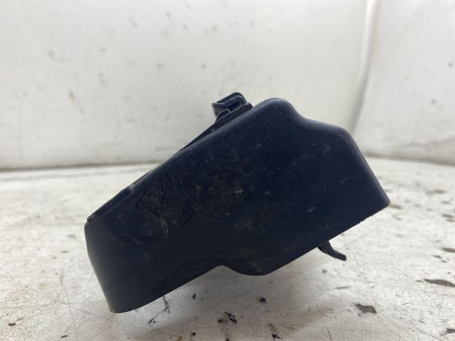 bontott RENAULT CLIO IV Hátsó középső Lökhárító Tartó (Műanyag)