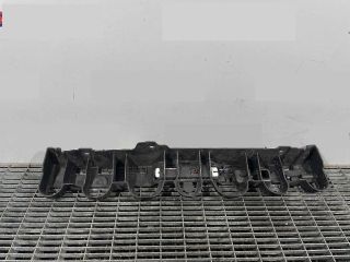 bontott RENAULT CLIO IV Hátsó középső Lökhárító Tartó (Műanyag)