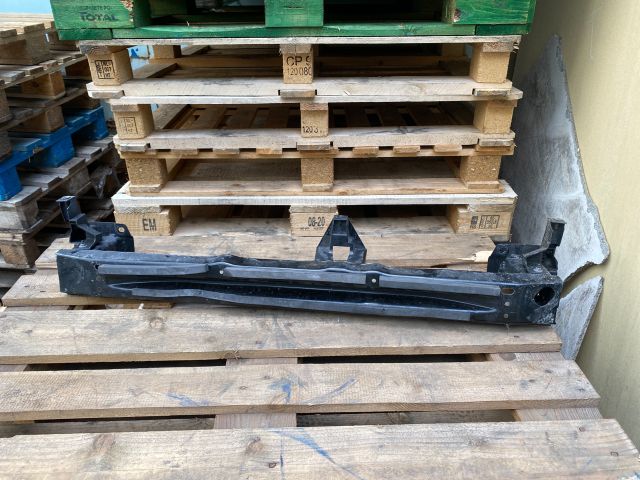 bontott RENAULT CLIO IV Hátsó Lökhárító Merevítő (Fém)