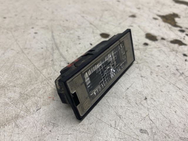 bontott RENAULT CLIO IV Hátsó Rendszámtábla Világítás