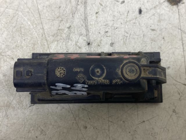 bontott RENAULT CLIO IV Hátsó Rendszámtábla Világítás