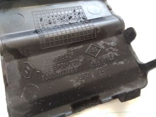 bontott RENAULT CLIO IV Hátsó Vonószem Burkolat