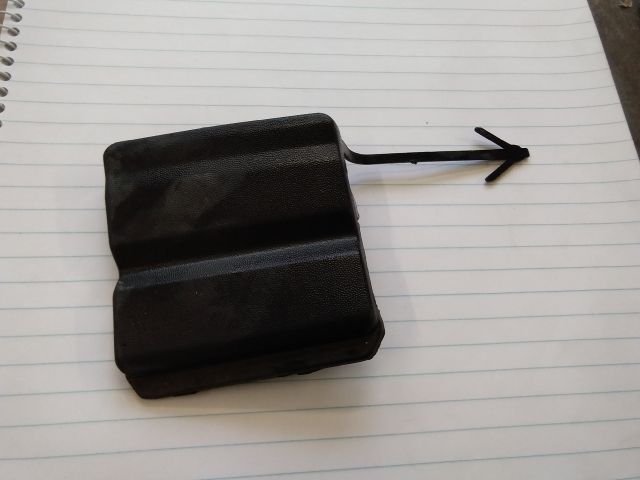 bontott RENAULT CLIO IV Hátsó Vonószem Burkolat