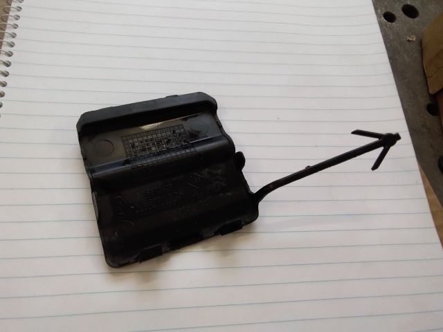 bontott RENAULT CLIO IV Hátsó Vonószem Burkolat