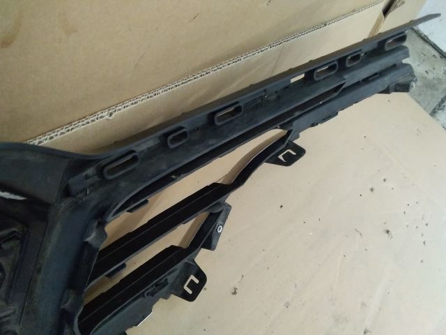 bontott RENAULT CLIO IV Hűtőrács