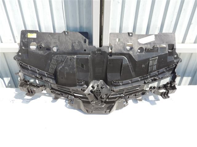 bontott RENAULT CLIO IV Hűtőrács