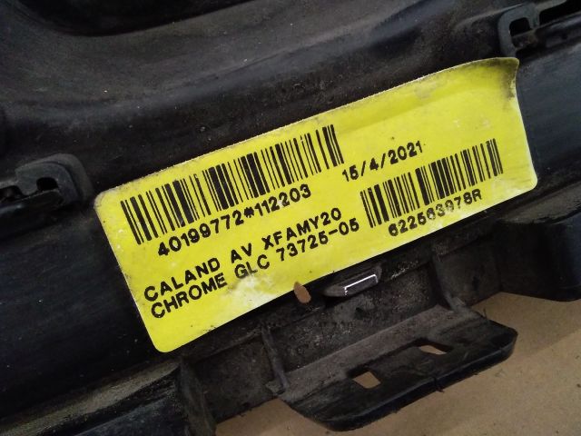 bontott RENAULT CLIO IV Hűtőrács