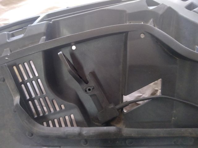 bontott RENAULT CLIO IV Hűtőrács