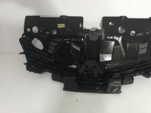 bontott RENAULT CLIO IV Hűtőrács