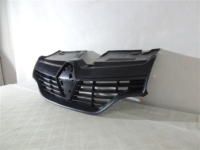 bontott RENAULT CLIO IV Hűtőrács