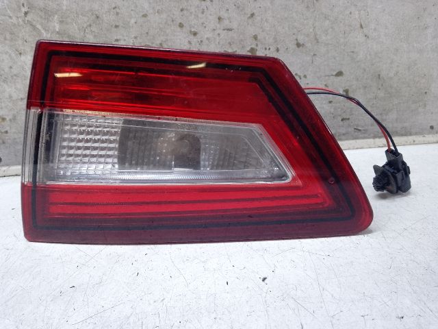 bontott RENAULT CLIO IV Jobb Belső Hátsó Lámpa
