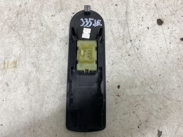 bontott RENAULT CLIO IV Jobb első Ablakemelő Kapcsoló