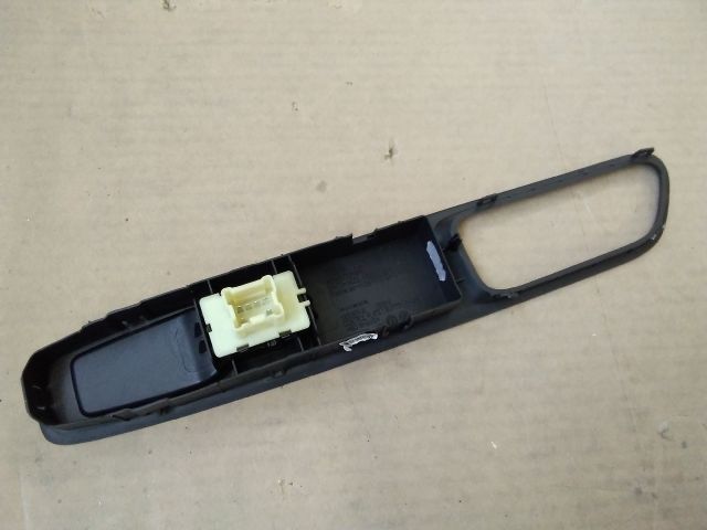 bontott RENAULT CLIO IV Jobb első Ablakemelő Kapcsoló