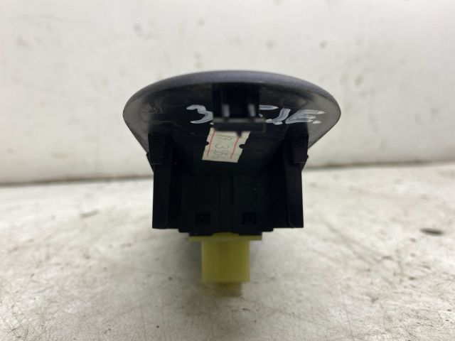 bontott RENAULT CLIO IV Jobb első Ablakemelő Kapcsoló