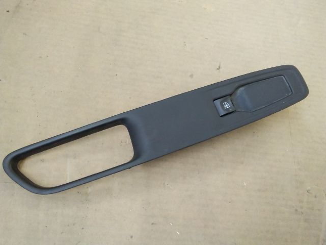 bontott RENAULT CLIO IV Jobb első Ablakemelő Kapcsoló