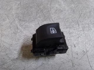 bontott RENAULT CLIO IV Jobb első Ablakemelő Kapcsoló