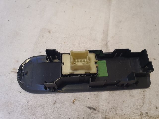 bontott RENAULT CLIO IV Jobb első Ablakemelő Kapcsoló