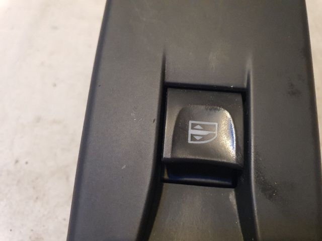 bontott RENAULT CLIO IV Jobb első Ablakemelő Kapcsoló