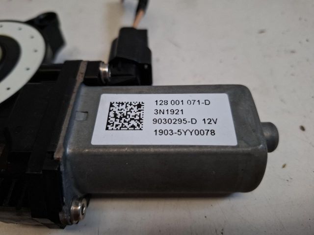 bontott RENAULT CLIO IV Jobb első Ablakemelő Motor