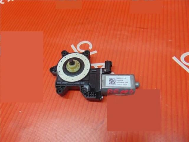 bontott RENAULT CLIO IV Jobb első Ablakemelő Motor