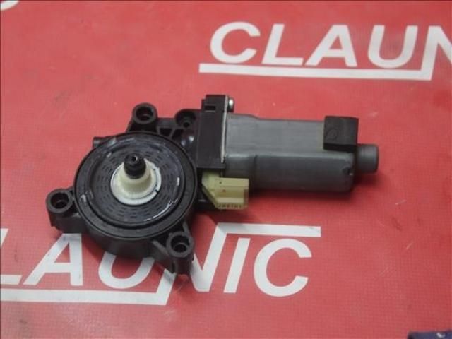 bontott RENAULT CLIO IV Jobb első Ablakemelő Motor