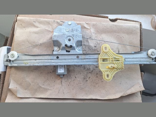 bontott RENAULT CLIO IV Jobb első Ablakemelő Szerkezet (Elektromos)