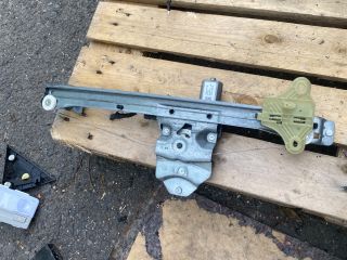 bontott RENAULT CLIO IV Jobb első Ablakemelő Szerkezet (Elektromos)