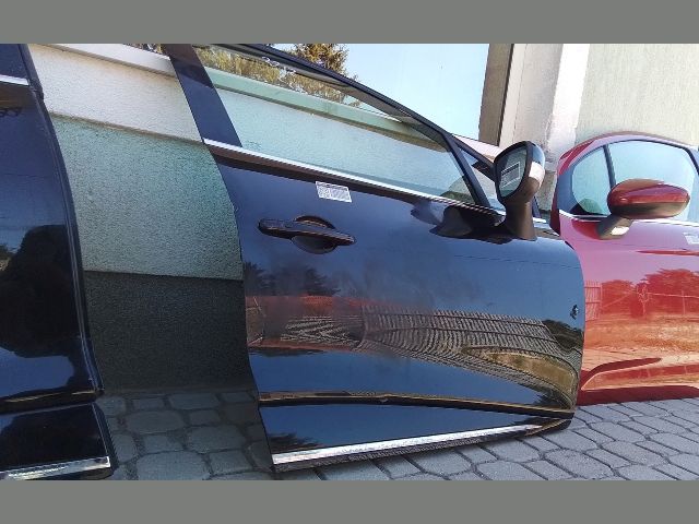 bontott RENAULT CLIO IV Jobb első Ajtó (Részeivel)