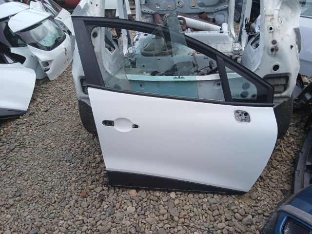 bontott RENAULT CLIO IV Jobb első Ajtó (Üres lemez)