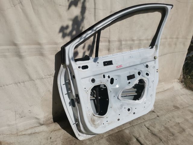 bontott RENAULT CLIO IV Jobb első Ajtó (Üres lemez)