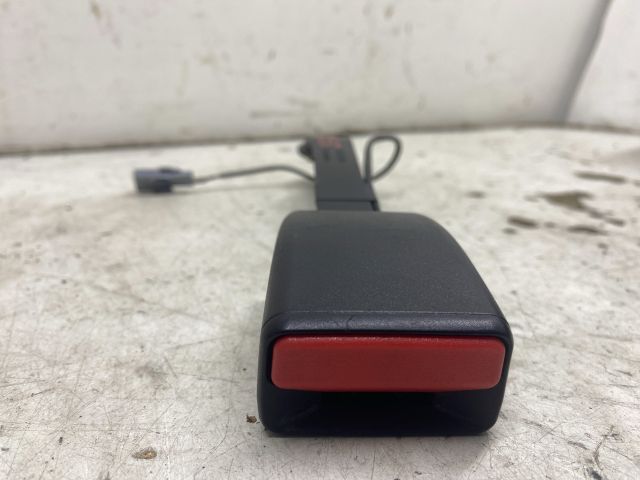 bontott RENAULT CLIO IV Jobb első Biztonsági Öv Csat