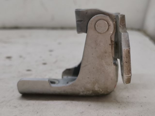 bontott RENAULT CLIO IV Jobb első Felső Zsanér