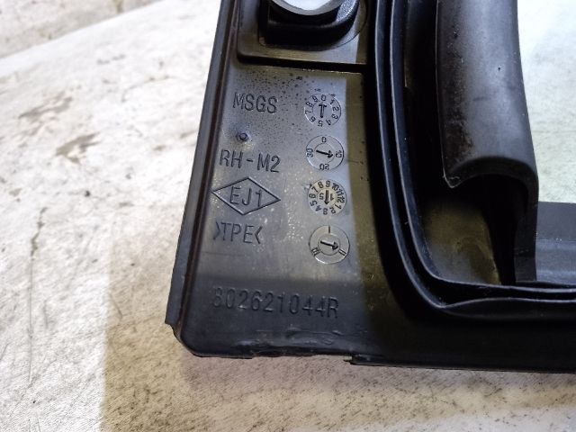 bontott RENAULT CLIO IV Jobb első Fixüveg (Ajtóban)