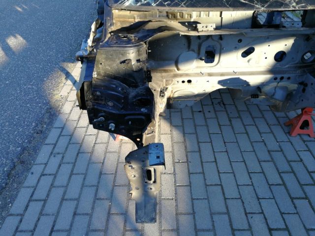 bontott RENAULT CLIO IV Jobb első Negyed Karosszéria Csomag