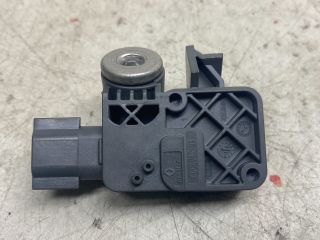 bontott RENAULT CLIO IV Jobb első Oldal Ütközés Érzékelő