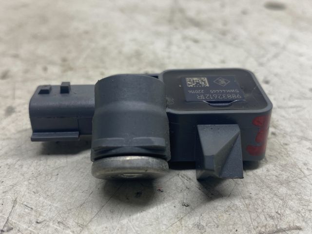 bontott RENAULT CLIO IV Jobb első Oldal Ütközés Érzékelő