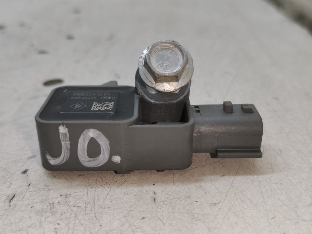 bontott RENAULT CLIO IV Jobb első Oldal Ütközés Érzékelő