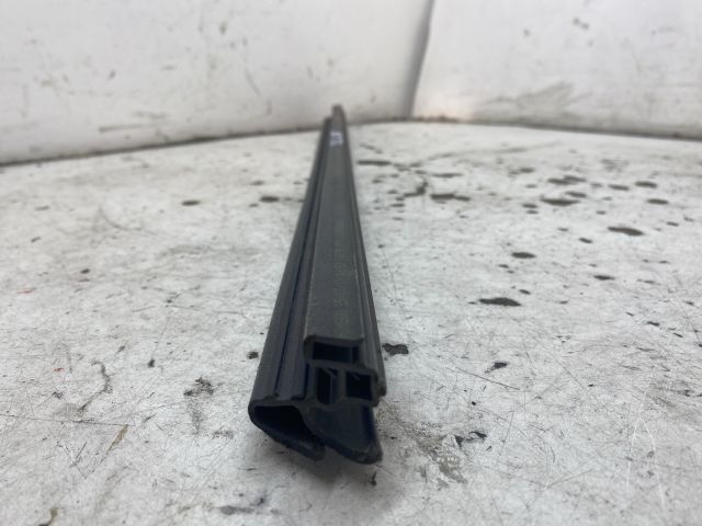 bontott RENAULT CLIO IV Jobb első Vízlehúzó Gumicsík