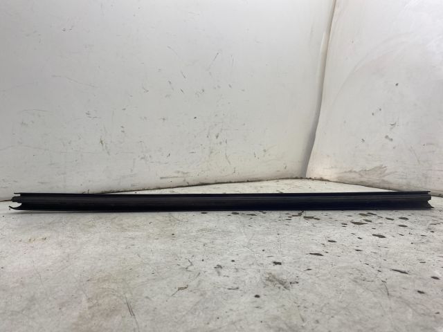 bontott RENAULT CLIO IV Jobb első Vízlehúzó Gumicsík