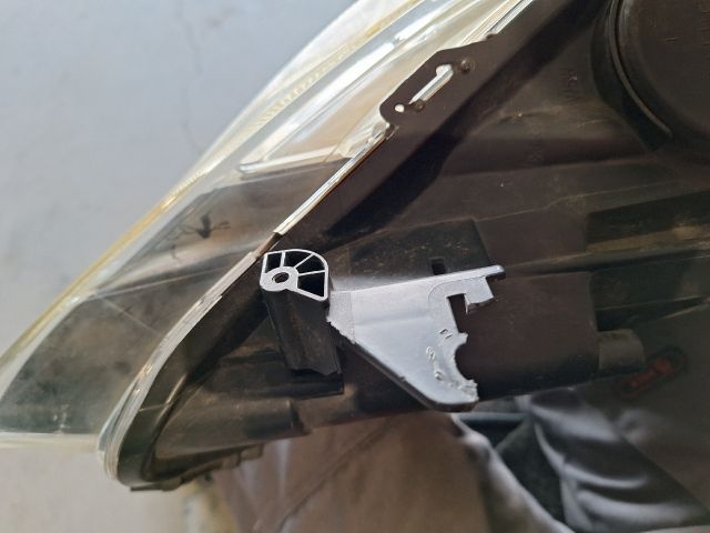 bontott RENAULT CLIO IV Jobb Fényszóró