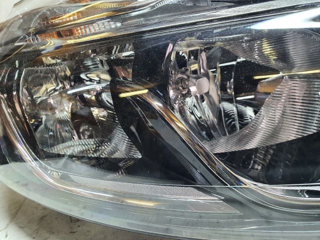 bontott RENAULT CLIO IV Jobb Fényszóró