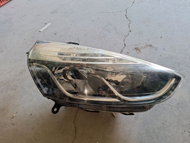 bontott RENAULT CLIO IV Jobb Fényszóró