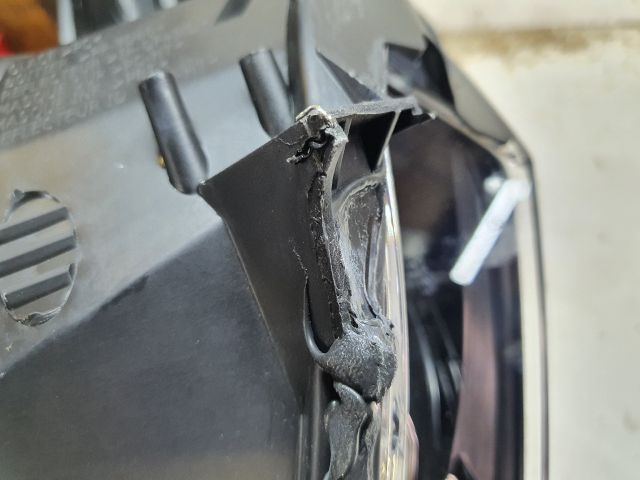 bontott RENAULT CLIO IV Jobb Fényszóró