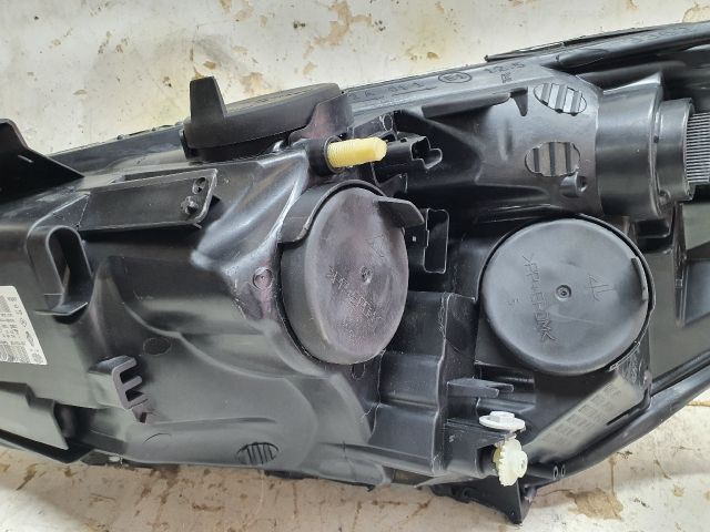 bontott RENAULT CLIO IV Jobb Fényszóró