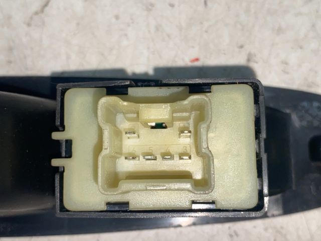 bontott RENAULT CLIO IV Jobb hátsó Ablakemelő Kapcsoló