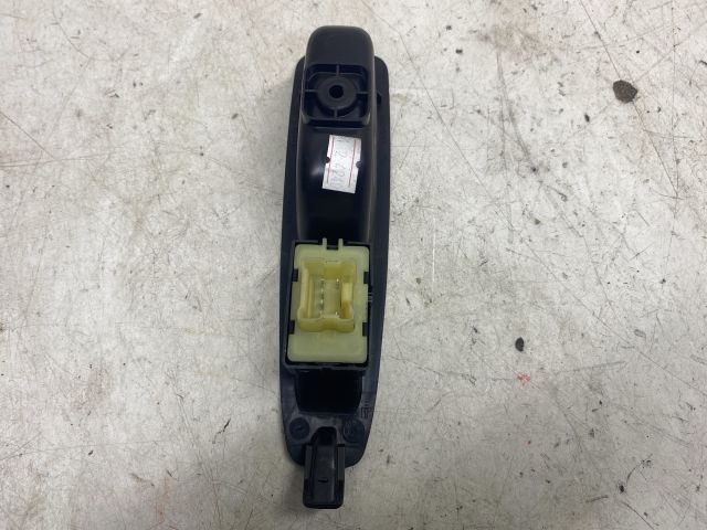 bontott RENAULT CLIO IV Jobb hátsó Ablakemelő Kapcsoló