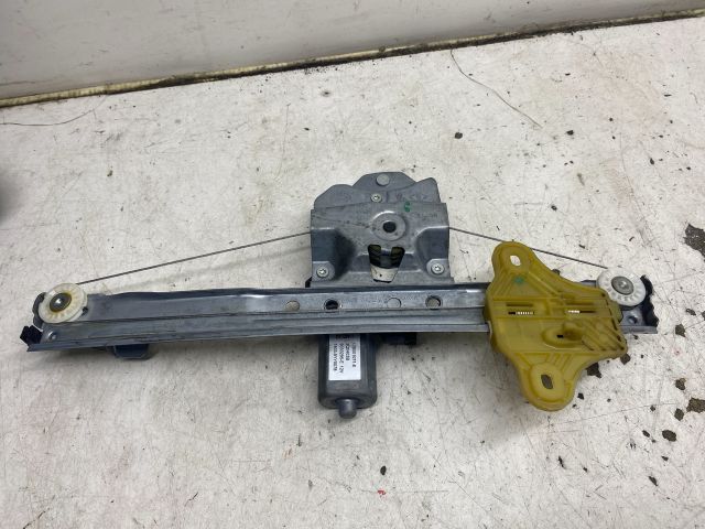 bontott RENAULT CLIO IV Jobb hátsó Ablakemelő Szerkezet (Elektromos)