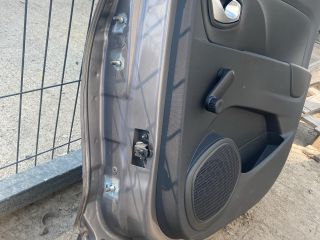 bontott RENAULT CLIO IV Jobb hátsó Ajtó (Részeivel)